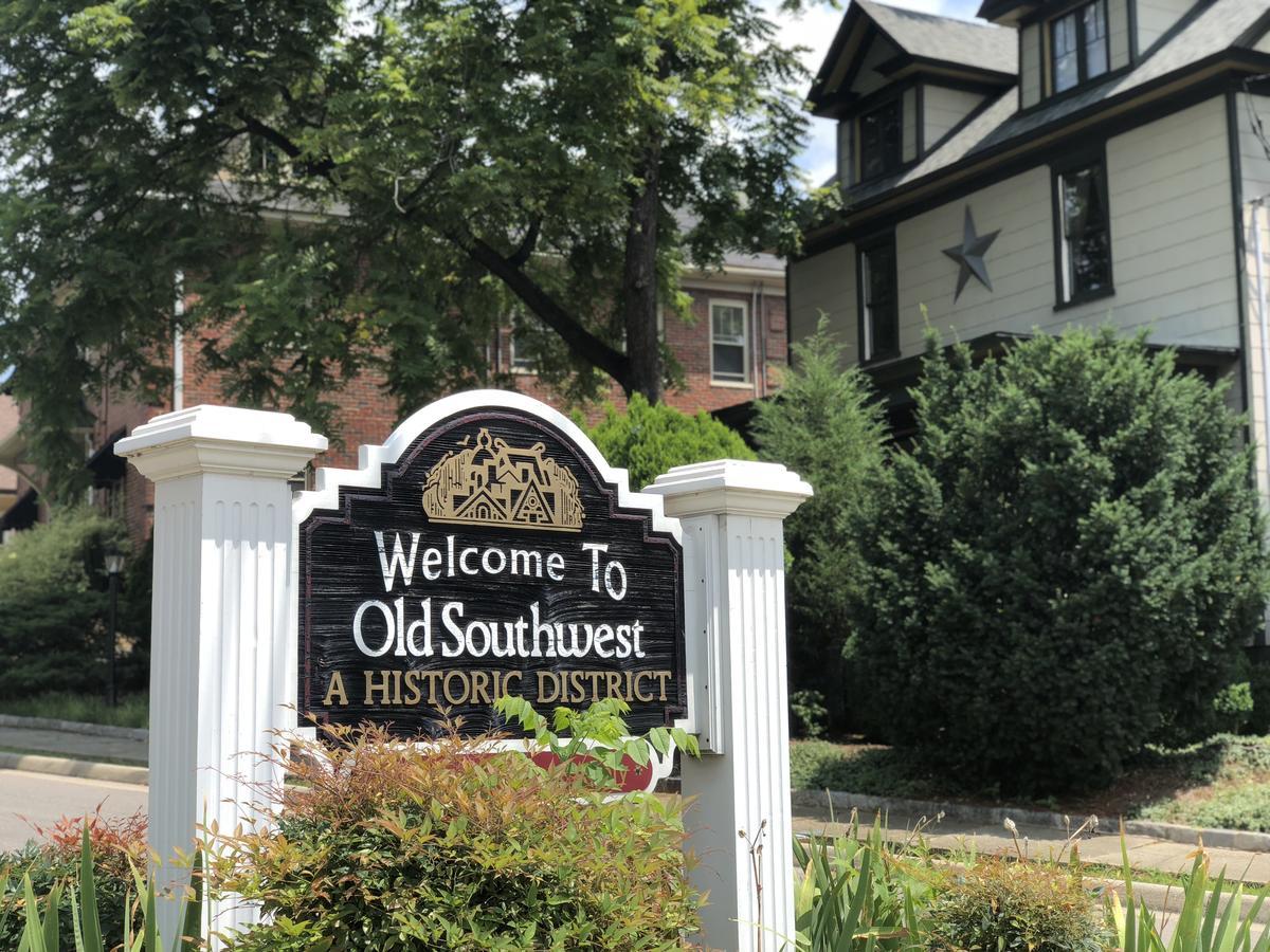 Black Lantern Inn Roanoke Exterior photo